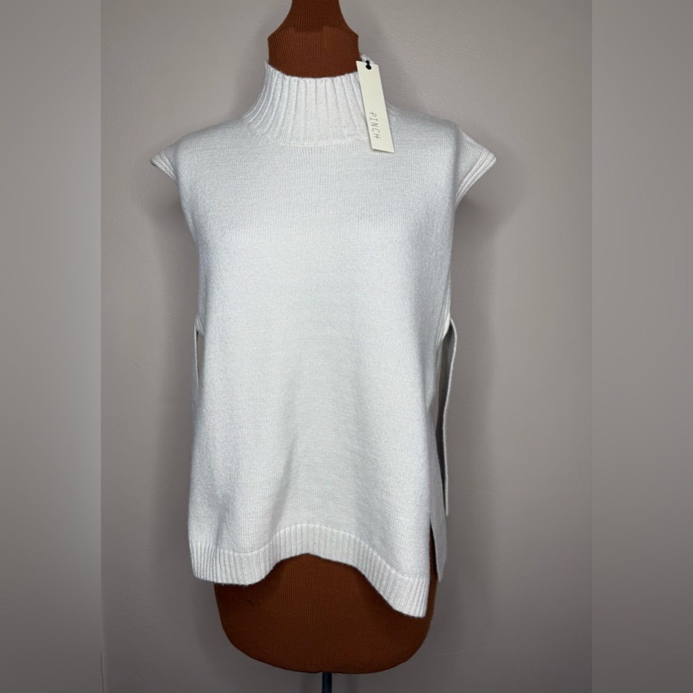 NWT Pinch Cream Knit Turtleneck Sweater Vest Tie Side Size Small